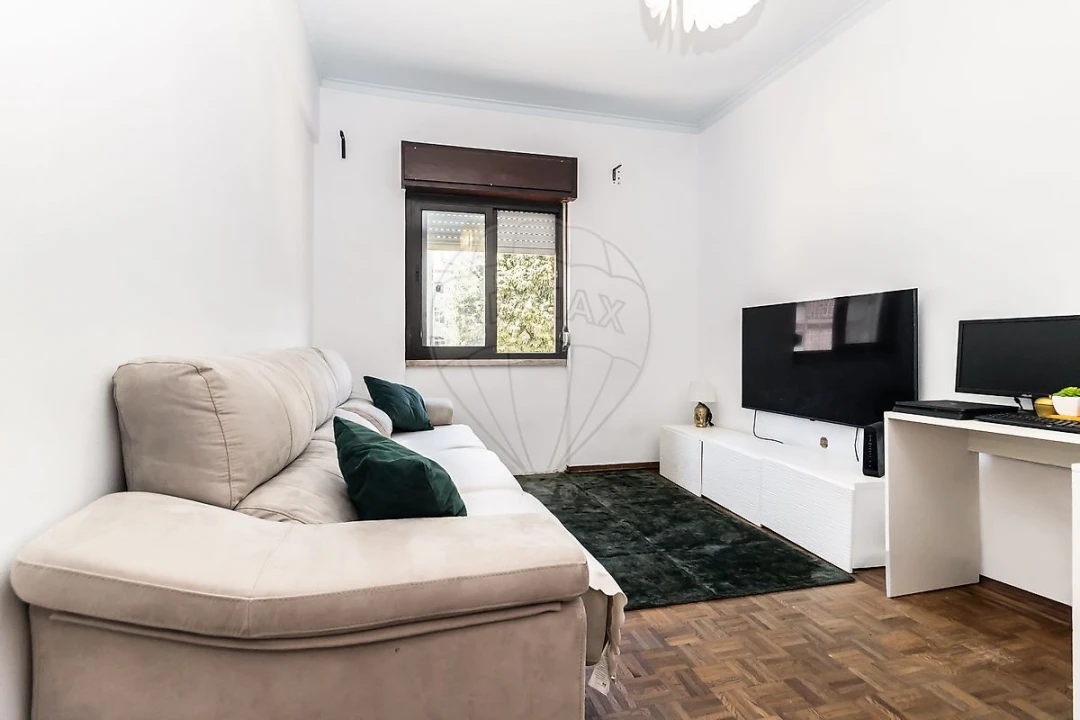 Apartamento T2 para Arrendamento em Póvoa de Santo Adrião e Olival Basto Foto 2