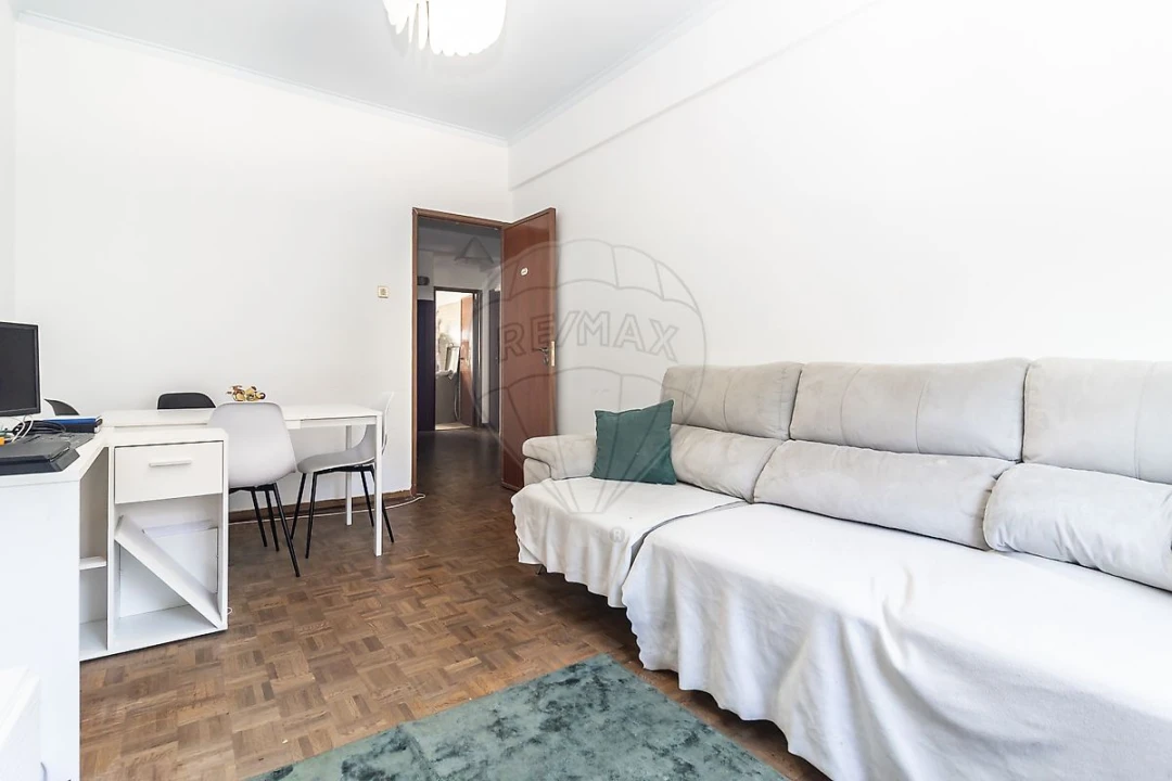 Apartamento T2 para Arrendamento em Póvoa de Santo Adrião e Olival Basto Foto 5