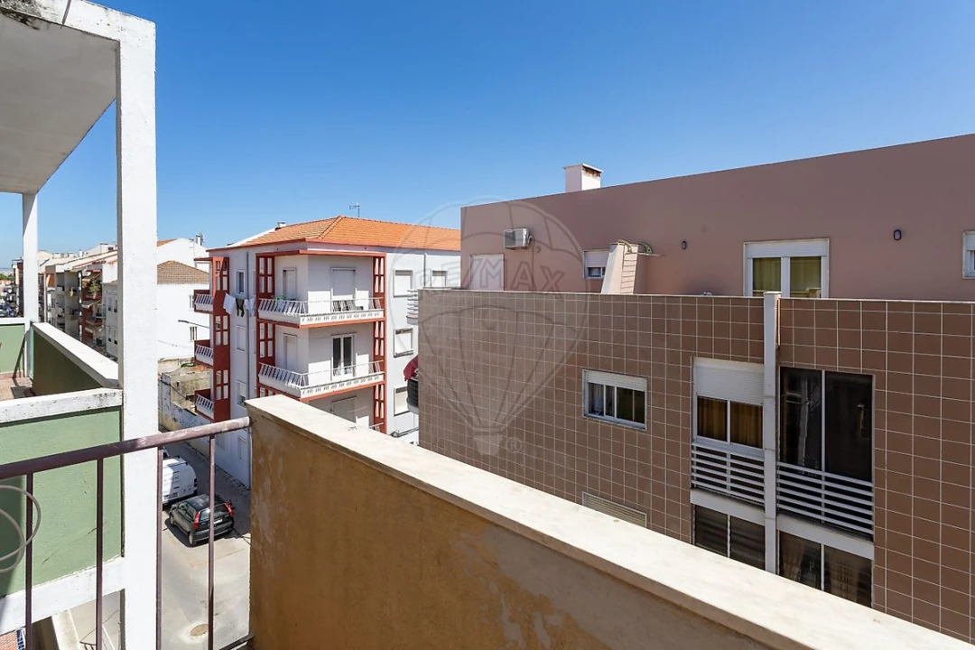 Apartamento T3 para Arrendamento em Barreiro e Lavradio Foto 1