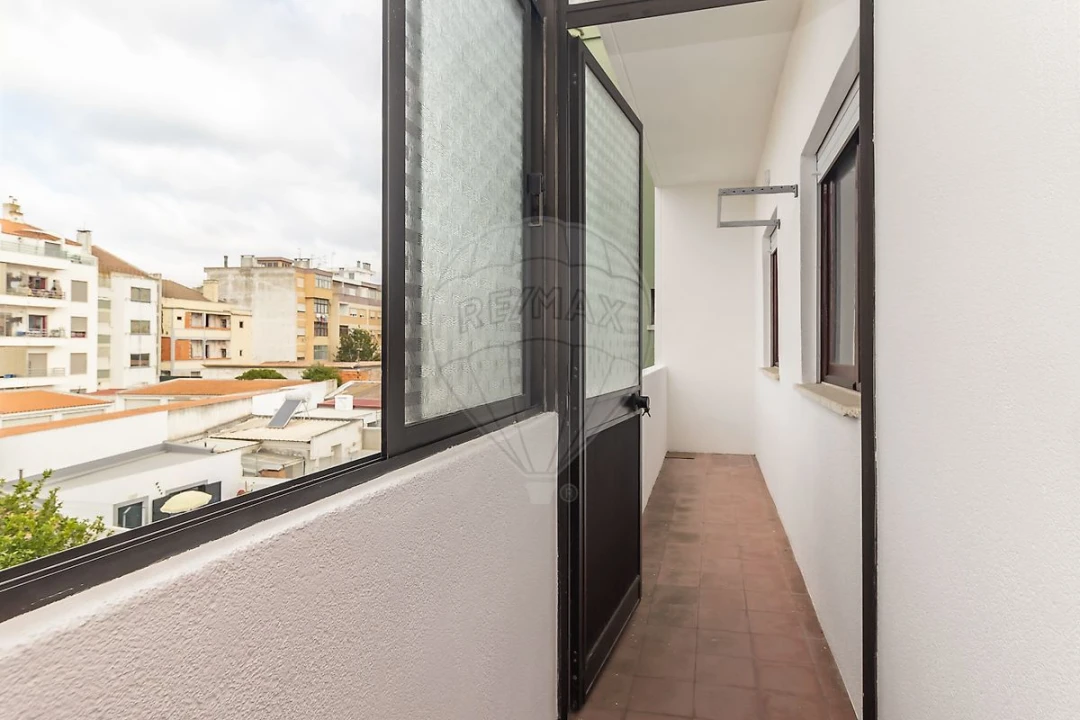 Apartamento T3 para Arrendamento em Barreiro e Lavradio Foto 16