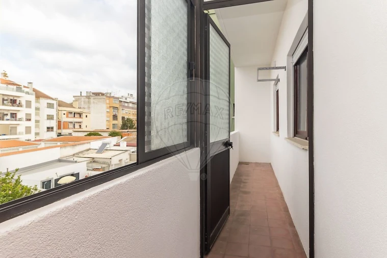 Apartamento T3 para Arrendamento em Barreiro e Lavradio Foto 16