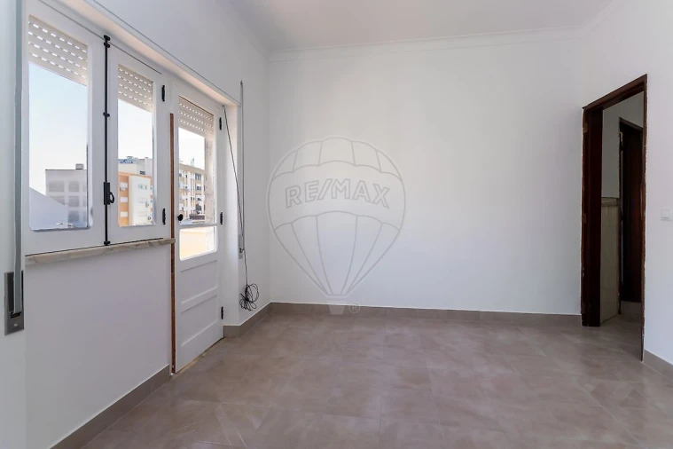 Apartamento T3 para Arrendamento em Barreiro e Lavradio Foto 21