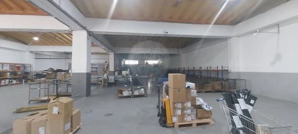 Armazém para Venda em Póvoa de Santo Adrião e Olival Basto
