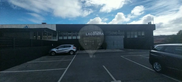 Armazém para Venda em Póvoa de Santo Adrião e Olival Basto
