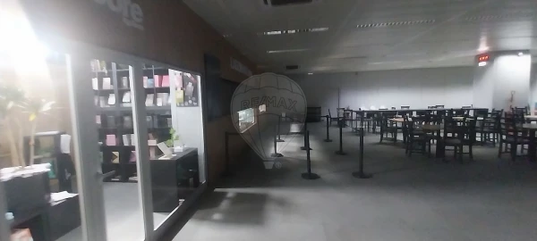 Armazém para Venda em Póvoa de Santo Adrião e Olival Basto