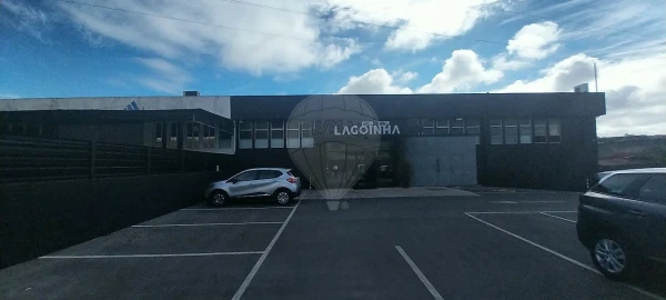 Armazém para Venda em Póvoa de Santo Adrião e Olival Basto