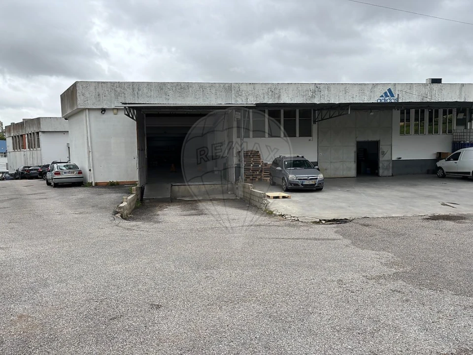 Armazém para Venda em Póvoa de Santo Adrião e Olival Basto Foto 26