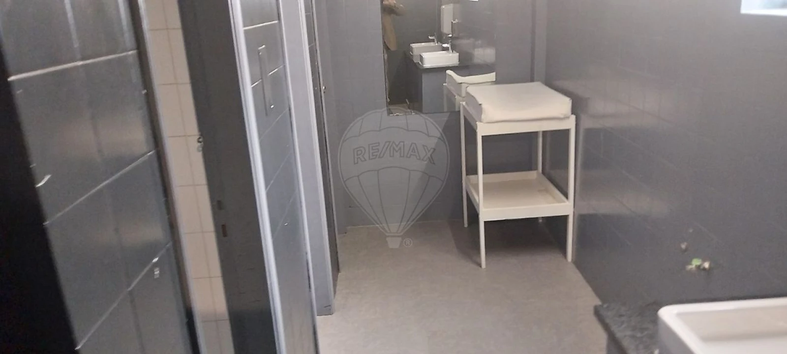 Armazém para Venda em Póvoa de Santo Adrião e Olival Basto Foto 6
