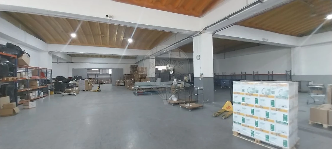 Armazém para Venda em Póvoa de Santo Adrião e Olival Basto Foto 21