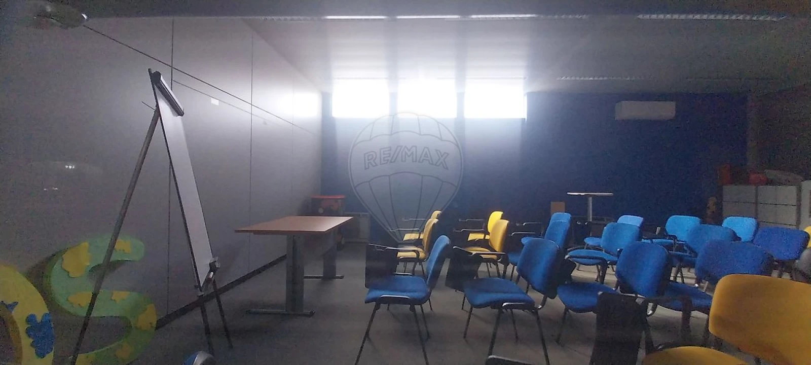 Armazém para Venda em Póvoa de Santo Adrião e Olival Basto Foto 10