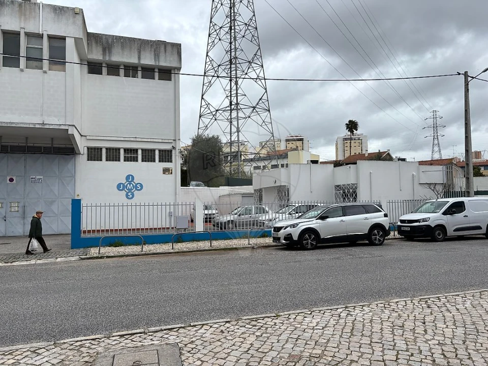 Armazém para Venda em Póvoa de Santo Adrião e Olival Basto Foto 24
