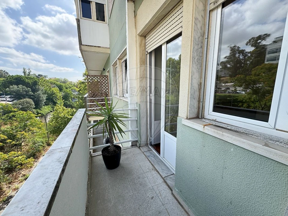 Apartamento T2 para Venda em São Domingos de Benfica Foto 8