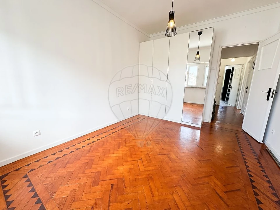 Apartamento T2 para Venda em São Domingos de Benfica Foto 14