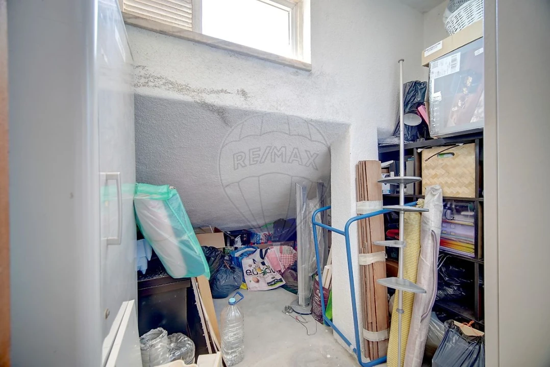 Apartamento T2 para Venda em Massamá e Monte Abraão Foto 17