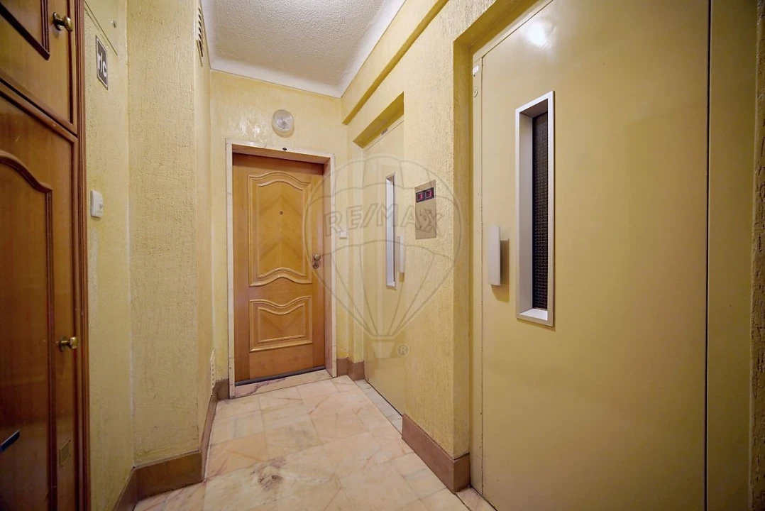 Apartamento T2 para Venda em Massamá e Monte Abraão Foto 18