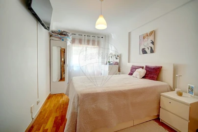 Apartamento T2 para Venda em Massamá e Monte Abraão