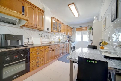 Apartamento T2 para Venda em Massamá e Monte Abraão