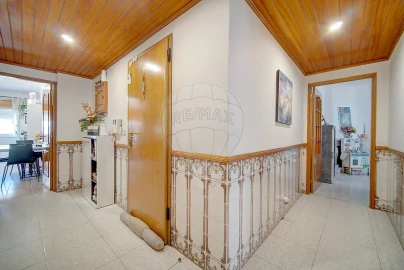 Apartamento T2 para Venda em Massamá e Monte Abraão