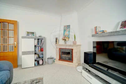 Apartamento T2 para Venda em Massamá e Monte Abraão