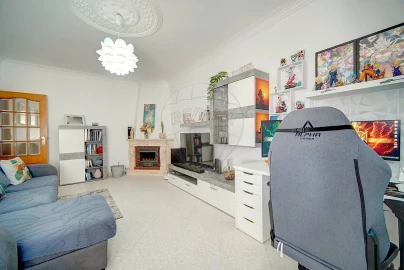 Apartamento T2 para Venda em Massamá e Monte Abraão