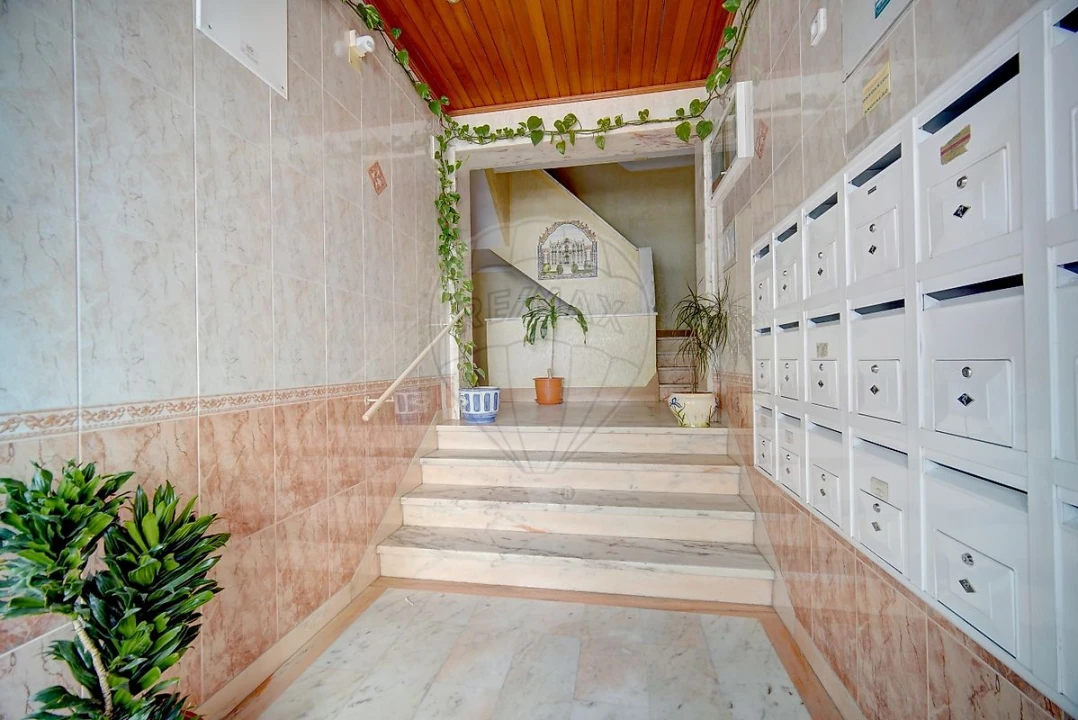 Apartamento T2 para Venda em Massamá e Monte Abraão Foto 19