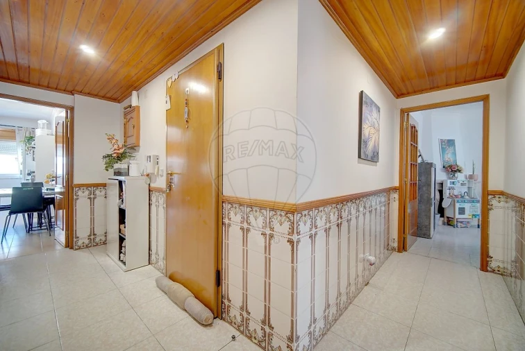 Apartamento T2 para Venda em Massamá e Monte Abraão Foto 9