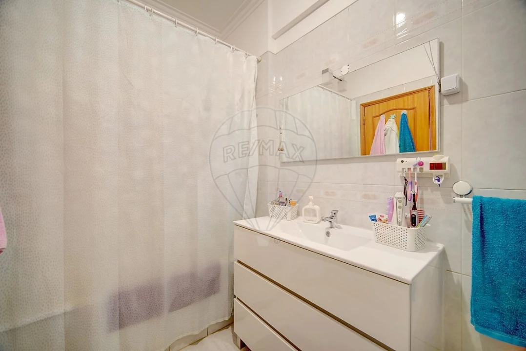 Apartamento T2 para Venda em Massamá e Monte Abraão Foto 15