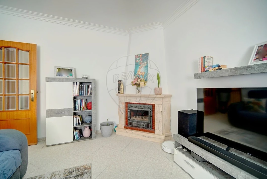 Apartamento T2 para Venda em Massamá e Monte Abraão Foto 10
