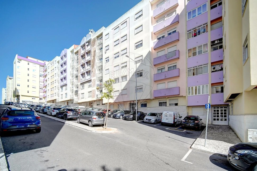 Apartamento T2 para Venda em Massamá e Monte Abraão Foto 5