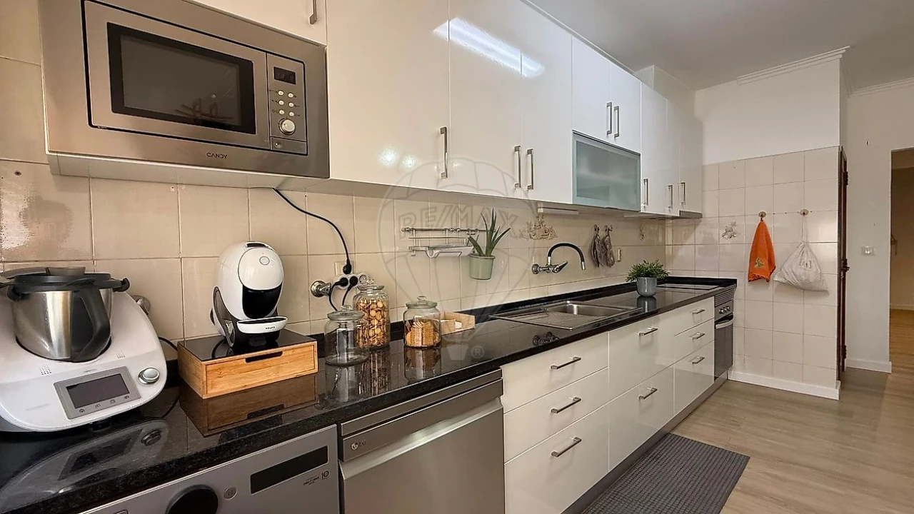 Apartamento T3 para Venda em Vialonga Foto 1