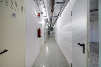 Loja para Arrendamento em Sesimbra (Santiago)
