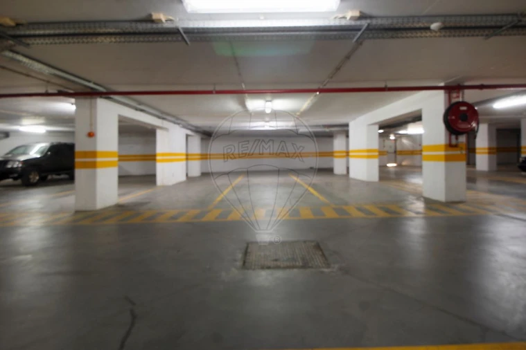 Loja para Arrendamento em Sesimbra (Santiago) Foto 13