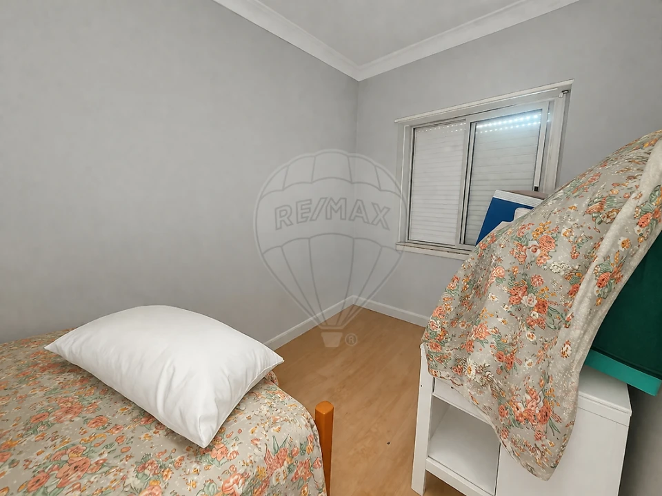 Apartamento T3 para Venda em Rio de Mouro Foto 3