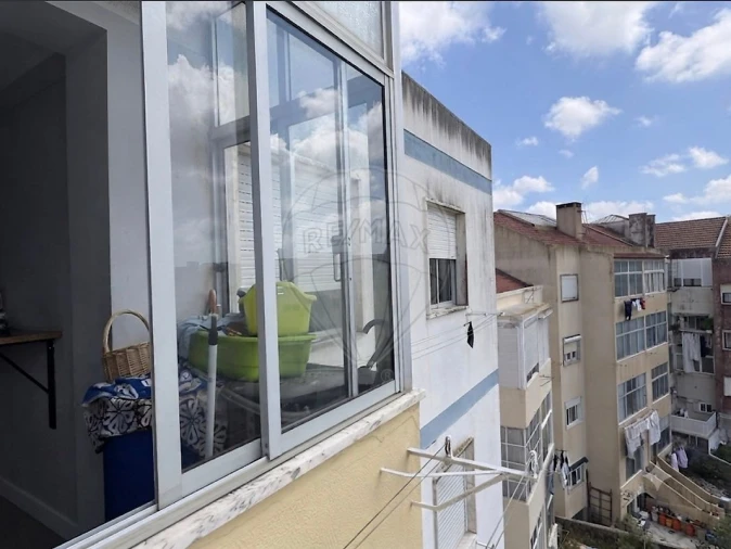 Apartamento T3 para Venda em Rio de Mouro Foto 9