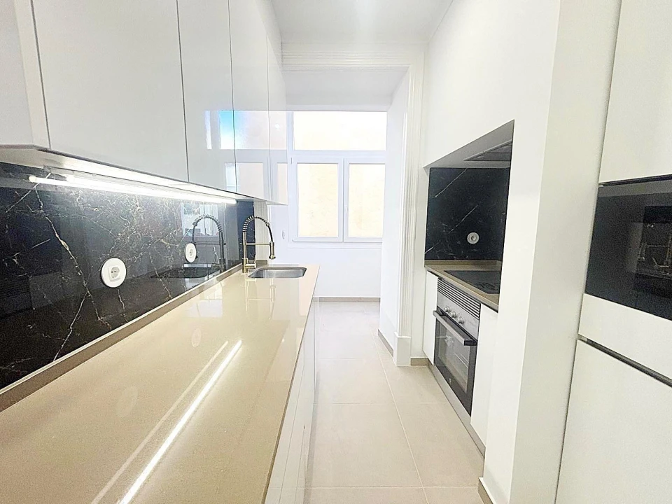 Apartamento T3 para Venda em São Vicente Foto 1