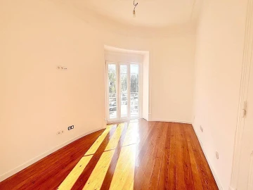 Apartamento T3 para Venda em São Vicente