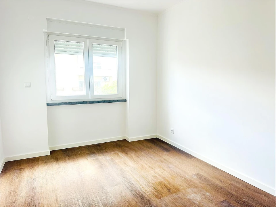 Apartamento T2 para Venda em Venteira Foto 12