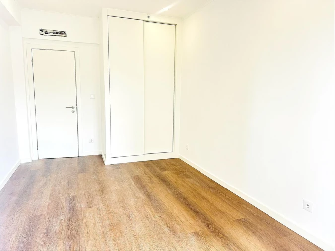 Apartamento T2 para Venda em Venteira Foto 8