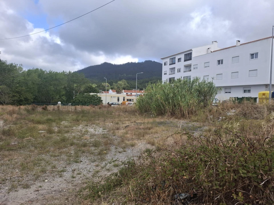 Terreno para Venda em Agualva e Mira-Sintra Foto 1