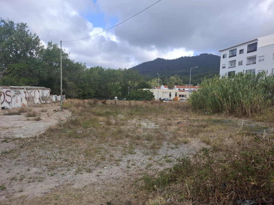 Terreno para Venda em Agualva e Mira-Sintra Foto 2