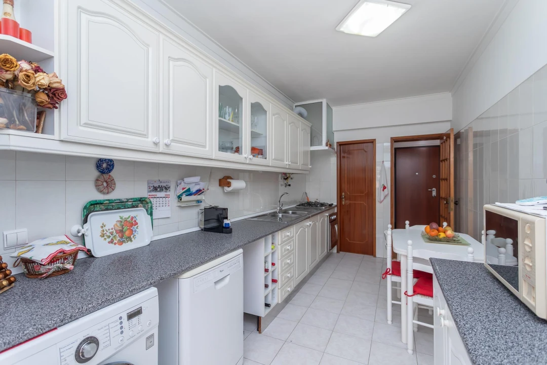 Apartamento T3 para Venda em Agualva e Mira-Sintra Foto 1
