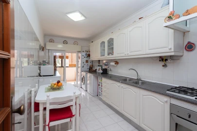 Apartamento T3 para Venda em Agualva e Mira-Sintra