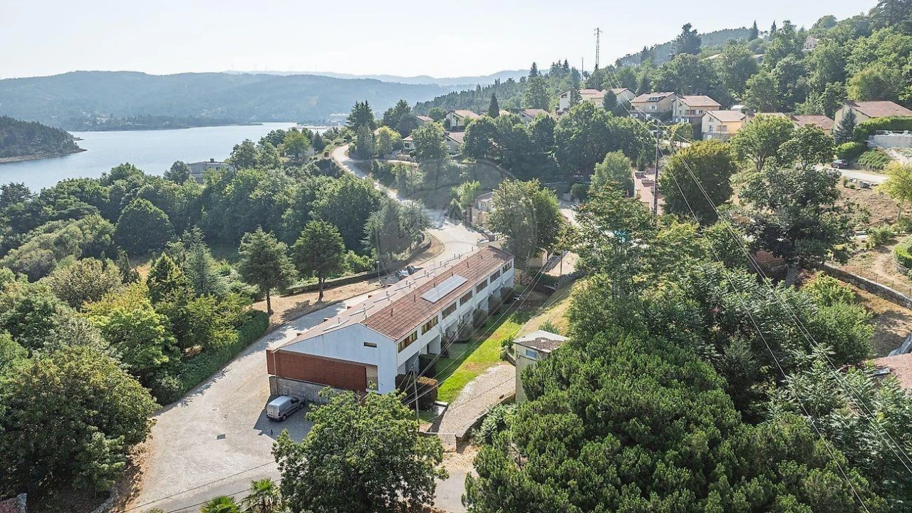 Moradia T2 para Venda em Venda Nova e Pondras Foto 36