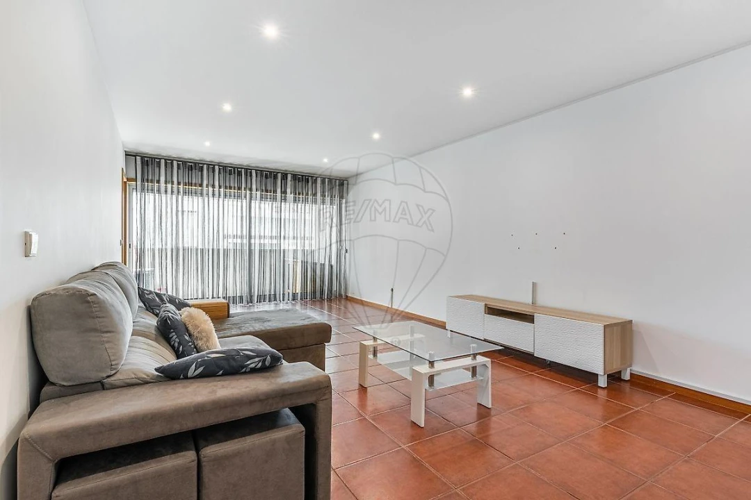 Apartamento T3 para Venda em Riba de Ave Foto 2