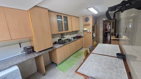Apartamento T3 para Venda em Braga (Maximinos, Sé e Cividade)