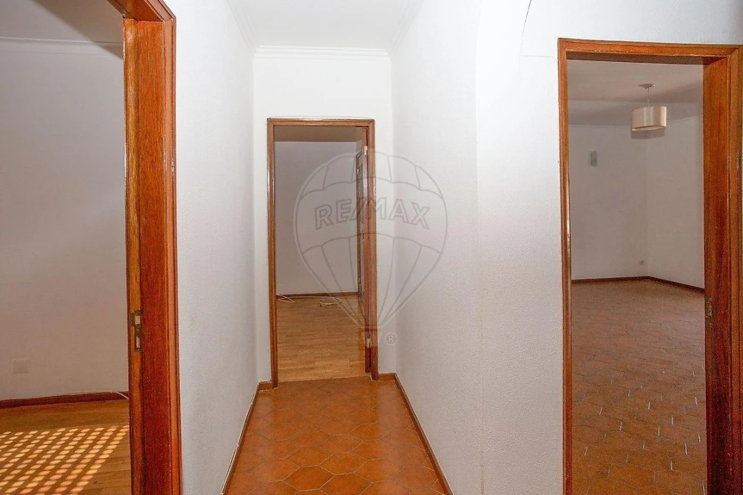 Apartamento T2 para Venda em Braga (Maximinos, Sé e Cividade) Foto 2
