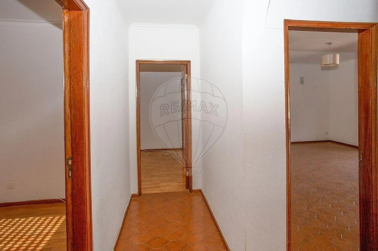Apartamento T2 para Venda em Braga (Maximinos, Sé e Cividade) Foto 2