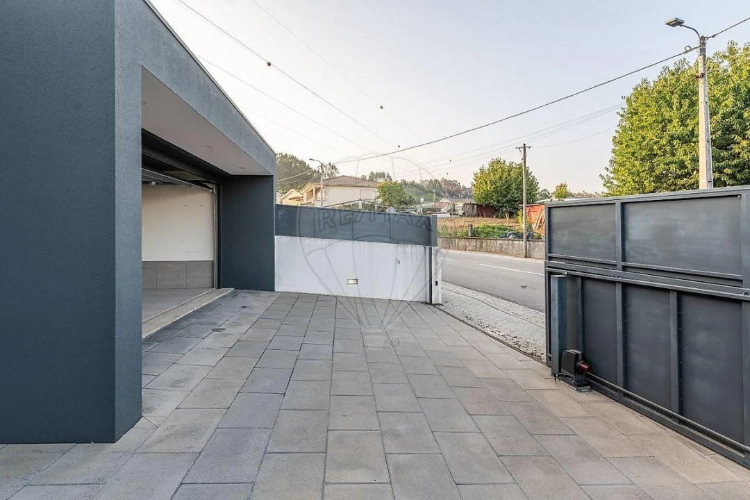 Moradia T3 para Venda em Campos e Louredo Foto 16