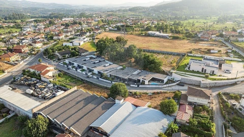 Moradia T3 para Venda em Campos e Louredo