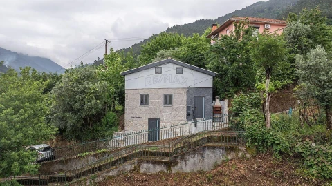 Moradia T4 para Venda em Vilar da Veiga